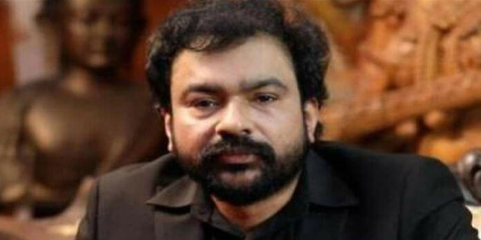 കൈയിൽ പണമില്ലെന്ന് മോൻസൺ മാവുങ്കൽ ; ലാപ്ടോപും കമ്പ്യൂട്ടറും പരിശോധനയ്ക്ക് അയക്കും കൈയിൽ പണമില്ലെന്ന് മോൻസൺ മാവുങ്കൽ ; ലാപ്ടോപും കമ്പ്യൂട്ടറും പരിശോധനയ്ക്ക് അയക്കും