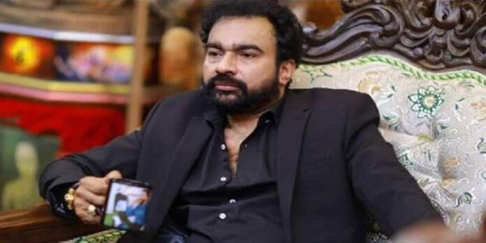 പീഡനക്കേസിലെ ഇരയെ മോന്സണ് ഭീഷണിപ്പെടുത്തി ; അന്വേഷണമാവശ്യപ്പെട്ട് മുഖ്യമന്ത്രിക്ക് കത്തയച്ച് പരാതിക്കാരി പീഡനക്കേസിലെ ഇരയെ മോന്സണ് ഭീഷണിപ്പെടുത്തി ; അന്വേഷണമാവശ്യപ്പെട്ട് മുഖ്യമന്ത്രിക്ക് കത്തയച്ച് പരാതിക്കാരി