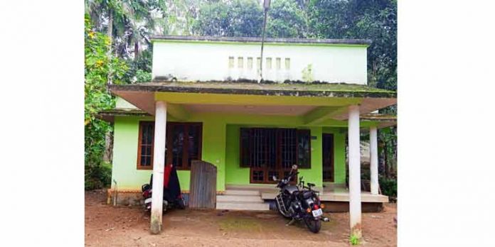അമ്മയ്ക്കും മകനും നേരെ കുറത്തികാട് പോലീസിന്റെ ഗുണ്ടായിസം അമ്മയ്ക്കും മകനും നേരെ കുറത്തികാട് പോലീസിന്റെ ഗുണ്ടായിസം