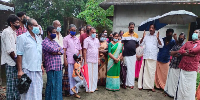 കോവിഡ് മാനദണ്ഡം പാലിക്കാതെ മ്യതദേഹം മറവ് ചെയ്തത സംഭവം – പ്രതിഷേധ സമരം നടത്തി കോവിഡ് മാനദണ്ഡം പാലിക്കാതെ മ്യതദേഹം മറവ് ചെയ്തത സംഭവം – പ്രതിഷേധ സമരം നടത്തി