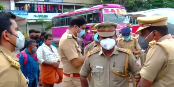കോഴിക്കോട് സ്വകാര്യ ബസുകളില് പരിശോധന ; വ്യാജമെന്ന് സംശയിക്കുന്ന ഇന്ധനം പിടികൂടി കോഴിക്കോട് സ്വകാര്യ ബസുകളില് പരിശോധന ; വ്യാജമെന്ന് സംശയിക്കുന്ന ഇന്ധനം പിടികൂടി