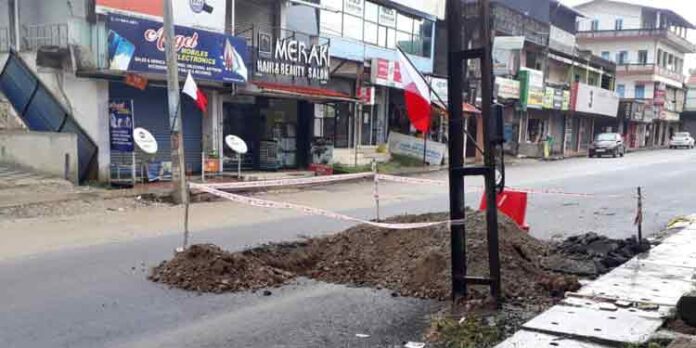 പാത നിര്മ്മാണം ഉന്നത നിലവാരത്തില് – പൊളിക്കലും അങ്ങനെ തന്നെ ; റാന്നിക്കാരുടെ ദുരിതം തീരുന്നില്ല പാത നിര്മ്മാണം ഉന്നത നിലവാരത്തില് – പൊളിക്കലും അങ്ങനെ തന്നെ ; റാന്നിക്കാരുടെ ദുരിതം തീരുന്നില്ല