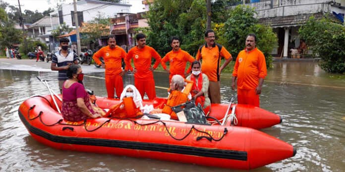 മൂടിയൂര്കോണം ഭാഗത്ത് ഏഴുപേരെ ദുരിതാശ്വാസ ക്യാമ്പിലാക്കി മൂടിയൂര്കോണം ഭാഗത്ത് ഏഴുപേരെ ദുരിതാശ്വാസ ക്യാമ്പിലാക്കി
