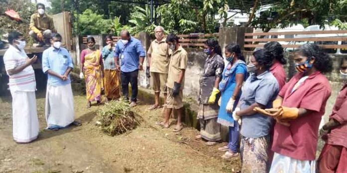 പത്തനംതിട്ട നഗരസഭയുടെ നേതൃത്വത്തിൽ ഗാന്ധിജയന്തി ദിനത്തില് ശുചീകരണ പരിപാടികള് നടത്തി പത്തനംതിട്ട നഗരസഭയുടെ നേതൃത്വത്തിൽ ഗാന്ധിജയന്തി ദിനത്തില് ശുചീകരണ പരിപാടികള് നടത്തി