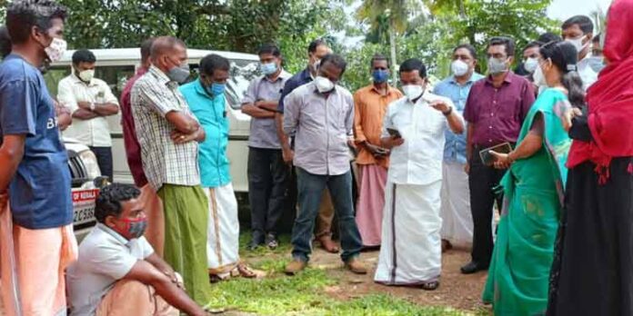 ദുരിതാശ്വാസ ക്യാമ്പുകളും പ്രശ്നബാധിത മേഖലകളും അഡ്വ. പ്രമോദ് നാരായണ് എംഎല്എ സന്ദര്ശിച്ചു ദുരിതാശ്വാസ ക്യാമ്പുകളും പ്രശ്നബാധിത മേഖലകളും അഡ്വ. പ്രമോദ് നാരായണ് എംഎല്എ സന്ദര്ശിച്ചു