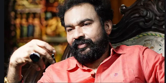 മോന്സണ് മാവുങ്കലിനെതിരെ കൂടുതൽ പരാതികൾ മോന്സണ് മാവുങ്കലിനെതിരെ കൂടുതൽ പരാതികൾ