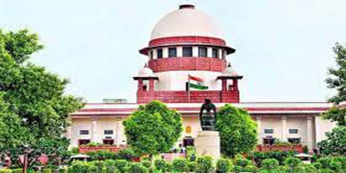 മുല്ലപ്പെരിയാറിൽ ഗുരുതര സാഹചര്യമെന്ന് ഹർജിക്കാർ ; നിലപാടറിയിക്കാൻ കേന്ദ്രത്തോട് നിർദേശിച്ച് സുപ്രിംകോടതി മുല്ലപ്പെരിയാറിൽ ഗുരുതര സാഹചര്യമെന്ന് ഹർജിക്കാർ ; നിലപാടറിയിക്കാൻ കേന്ദ്രത്തോട് നിർദേശിച്ച് സുപ്രിംകോടതി