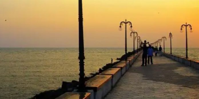 ടൂറിസ്റ്റ് കേന്ദ്രങ്ങളിൽ പോലീസ് എയ്ഡ് പോസ്റ്റ് വേണം ടൂറിസ്റ്റ് കേന്ദ്രങ്ങളിൽ പോലീസ് എയ്ഡ് പോസ്റ്റ് വേണം