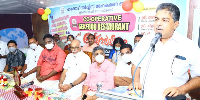സീ ഫുഡ് റസ്റ്റോറന്റ് – മന്ത്രി സജി ചെറിയാന് ഉദ്ഘാടനം ചെയ്തു സീ ഫുഡ് റസ്റ്റോറന്റ് – മന്ത്രി സജി ചെറിയാന് ഉദ്ഘാടനം ചെയ്തു