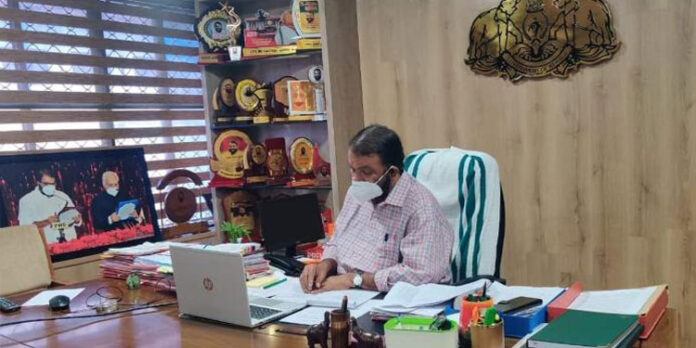 സ്കൂൾ തുറക്കൽ ആദ്യഘട്ട യോഗങ്ങൾ അവസാനിച്ചു ; പിന്തുണച്ച് സംഘടകൾ സ്കൂൾ തുറക്കൽ ആദ്യഘട്ട യോഗങ്ങൾ അവസാനിച്ചു ; പിന്തുണച്ച് സംഘടകൾ