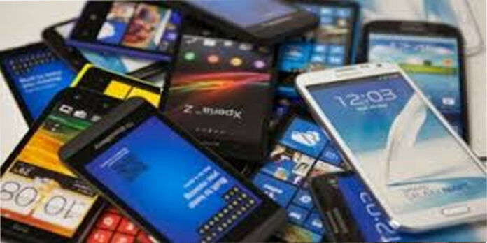 സ്മാര്ട്ഫോണുകളുടെ വില ഉയരാൻ സാധ്യത സ്മാര്ട്ഫോണുകളുടെ വില ഉയരാൻ സാധ്യത