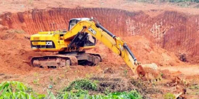 മണ്ണുമാഫിയക്കെതിരെ നിലപാട് കടുപ്പിച്ച് പത്തനംതിട്ട നഗരസഭ മണ്ണുമാഫിയക്കെതിരെ നിലപാട് കടുപ്പിച്ച് പത്തനംതിട്ട നഗരസഭ