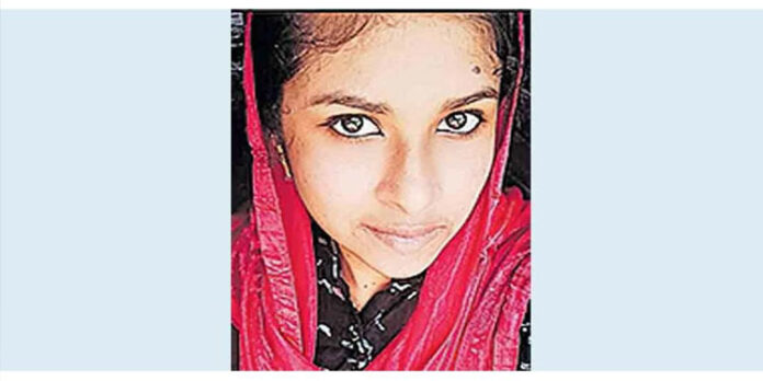വിഷം കഴിച്ചെന്ന് സന്ദേശം കിട്ടിയത് സുഹൃത്ത് രഹസ്യമാക്കിവെച്ചു ; 17കാരി നാലാംദിനം മരിച്ചു വിഷം കഴിച്ചെന്ന് സന്ദേശം കിട്ടിയത് സുഹൃത്ത് രഹസ്യമാക്കിവെച്ചു ; 17കാരി നാലാംദിനം മരിച്ചു