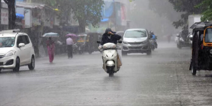 മഴക്കെടുതി : കോഴിക്കോട് താലൂക്കിൽ ക്യാമ്പുകൾ തുറന്നു മഴക്കെടുതി : കോഴിക്കോട് താലൂക്കിൽ ക്യാമ്പുകൾ തുറന്നു