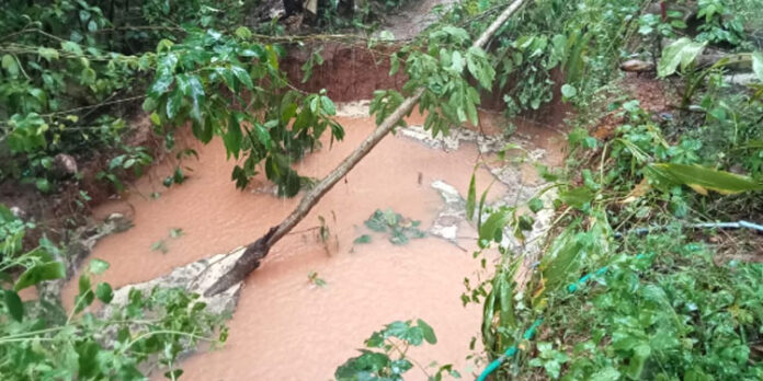 കനത്ത മഴയിൽ കിണർ ഇടിഞ്ഞ് താഴ്ന്നു കനത്ത മഴയിൽ കിണർ ഇടിഞ്ഞ് താഴ്ന്നു