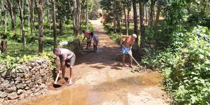 വടശ്ശേരിക്കര ഗ്രാമപഞ്ചായത്ത് ചെറുകുളഞ്ഞി – മൃഗാശുപത്രി റോഡ് ജനകീയ കൂട്ടായ്മ സഞ്ചാരയോഗ്യമാക്കി വടശ്ശേരിക്കര ഗ്രാമപഞ്ചായത്ത് ചെറുകുളഞ്ഞി – മൃഗാശുപത്രി റോഡ് ജനകീയ കൂട്ടായ്മ സഞ്ചാരയോഗ്യമാക്കി