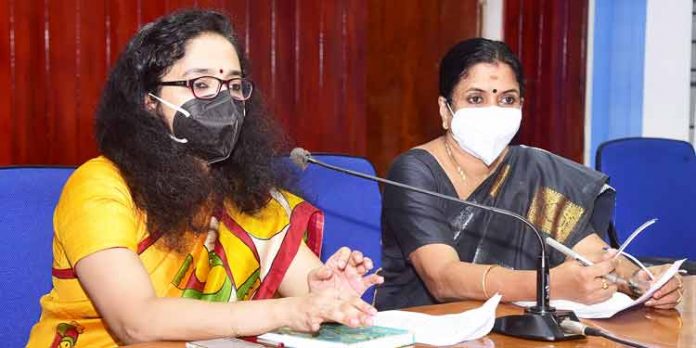 സംക്ഷിപ്ത വോട്ടര്പട്ടിക പുതുക്കല് : കരട് വോട്ടര്പട്ടിക നവംബര് ഒന്നിന് പ്രസിദ്ധീകരിക്കും സംക്ഷിപ്ത വോട്ടര്പട്ടിക പുതുക്കല് : കരട് വോട്ടര്പട്ടിക നവംബര് ഒന്നിന് പ്രസിദ്ധീകരിക്കും