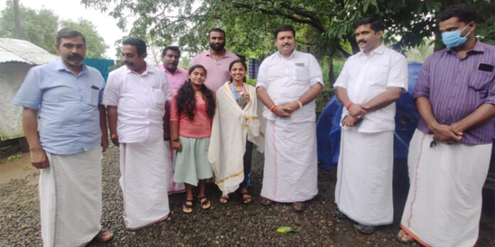 റാന്നിയുടെ അഭിമാന താരമായി ശ്രീലക്ഷ്മി ; വീട്ടിലെത്തി അനുമോദിച്ച് ബിജെപി ജില്ലാ പ്രസിഡന്റ് വി എ സൂരജ് റാന്നിയുടെ അഭിമാന താരമായി ശ്രീലക്ഷ്മി ; വീട്ടിലെത്തി അനുമോദിച്ച് ബിജെപി ജില്ലാ പ്രസിഡന്റ് വി എ സൂരജ്