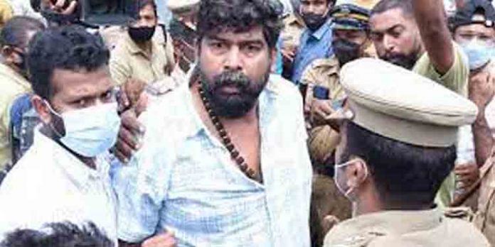 ജോര്ജിന്റെ കാര് തല്ലിത്തകര്ത്ത കേസ് ; ആറ് കോണ്ഗ്രസ് നേതാക്കളുടെ ജാമ്യാപേക്ഷയില് ഇന്ന് വിധി പറയും ജോര്ജിന്റെ കാര് തല്ലിത്തകര്ത്ത കേസ് ; ആറ് കോണ്ഗ്രസ് നേതാക്കളുടെ ജാമ്യാപേക്ഷയില് ഇന്ന് വിധി പറയും
