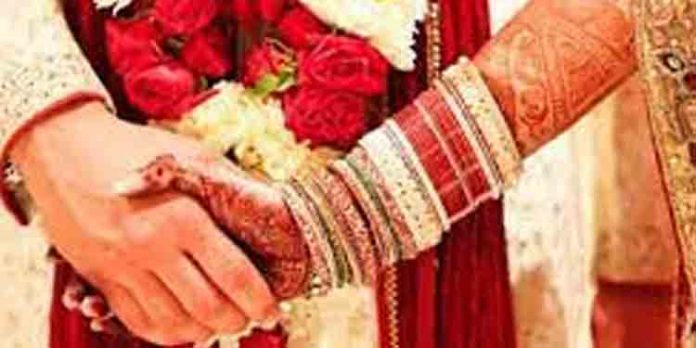 വധു കേരളത്തിലും വരന് ന്യൂസിലാന്റിലും ; കോടതി അനുമതിയോടെ ഒരു ഓണ്ലൈന് കല്യാണം വധു കേരളത്തിലും വരന് ന്യൂസിലാന്റിലും ; കോടതി അനുമതിയോടെ ഒരു ഓണ്ലൈന് കല്യാണം