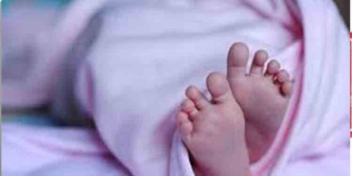 ദാരിദ്ര്യo : അമ്മ മൂന്ന് ദിവസം പ്രായമുള്ള കുഞ്ഞിനെ വിറ്റു ദാരിദ്ര്യo : അമ്മ മൂന്ന് ദിവസം പ്രായമുള്ള കുഞ്ഞിനെ വിറ്റു