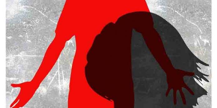 മകള്ക്ക് അശ്ലീല ചിത്രം കാണിച്ചു കൊടുത്ത പിതാവ് അറസ്റ്റില് മകള്ക്ക് അശ്ലീല ചിത്രം കാണിച്ചു കൊടുത്ത പിതാവ് അറസ്റ്റില്