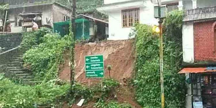 ശക്തമായ മഴയില് വീടുകള്ക്ക് നാശനഷ്ടം ശക്തമായ മഴയില് വീടുകള്ക്ക് നാശനഷ്ടം