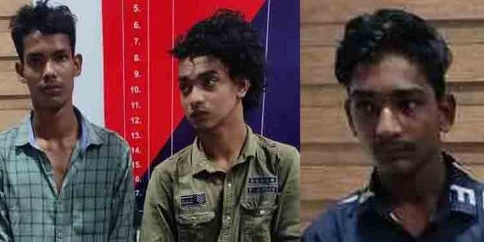 മോഷ്ടിച്ച മൊബൈല് ഫോണുകള് വില കുറച്ചു വിറ്റ കവര്ച്ചക്കാര് പോലീസിന്റെ പിടിയിൽ മോഷ്ടിച്ച മൊബൈല് ഫോണുകള് വില കുറച്ചു വിറ്റ കവര്ച്ചക്കാര് പോലീസിന്റെ പിടിയിൽ