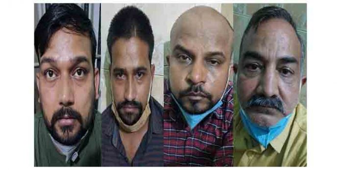 എ.ടി.എം സെന്സറുകള് പ്രവര്ത്തനരഹിതമാക്കി ബാങ്കുകളെ കബളിപ്പിച്ചു പണം തട്ടുന്ന ഉത്തരേന്ത്യന് സംഘം അറസ്റ്റില് എ.ടി.എം സെന്സറുകള് പ്രവര്ത്തനരഹിതമാക്കി ബാങ്കുകളെ കബളിപ്പിച്ചു പണം തട്ടുന്ന ഉത്തരേന്ത്യന് സംഘം അറസ്റ്റില്