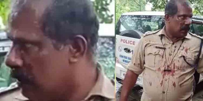 മദ്യപിച്ച് വാഹമോടിച്ചത് പിടികൂടിയ ട്രാഫിക്ക് എസ്ഐയെ വാഹനത്തിലുണ്ടായിരുന്നവര് മര്ദ്ദിച്ചു മദ്യപിച്ച് വാഹമോടിച്ചത് പിടികൂടിയ ട്രാഫിക്ക് എസ്ഐയെ വാഹനത്തിലുണ്ടായിരുന്നവര് മര്ദ്ദിച്ചു