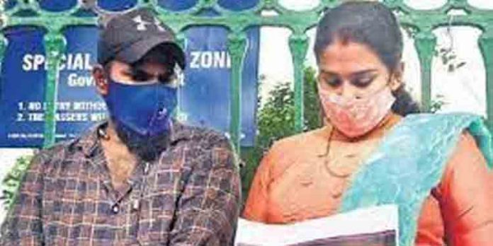 കുഞ്ഞിനെ ദത്ത് നല്കിയ സംഭവം : അനുപമയും അജിത്തും ഇന്ന് ശിശുക്ഷേമ സമിതിക്ക് മുന്നില് ഹാജരാകും കുഞ്ഞിനെ ദത്ത് നല്കിയ സംഭവം : അനുപമയും അജിത്തും ഇന്ന് ശിശുക്ഷേമ സമിതിക്ക് മുന്നില് ഹാജരാകും