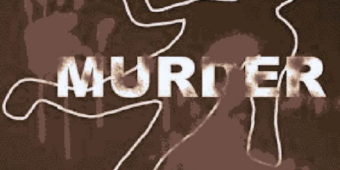 ഭാര്യയുമായി ബൈക്കില് പോകുകയായിരുന്നു ആര്എസ്എസ് പ്രവര്ത്തകനെ വെട്ടിക്കൊലപ്പെടുത്തി ഭാര്യയുമായി ബൈക്കില് പോകുകയായിരുന്നു ആര്എസ്എസ് പ്രവര്ത്തകനെ വെട്ടിക്കൊലപ്പെടുത്തി