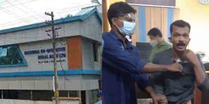 മുന് ഭാര്യയെന്ന് കരുതി ബാങ്ക് ജീവനക്കാരിയെ വെട്ടി പരുക്കേല്പ്പിച്ച പ്രതി പിടിയില് മുന് ഭാര്യയെന്ന് കരുതി ബാങ്ക് ജീവനക്കാരിയെ വെട്ടി പരുക്കേല്പ്പിച്ച പ്രതി പിടിയില്