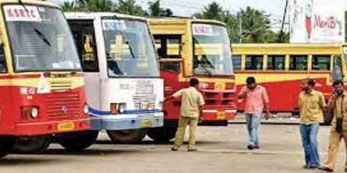 വെള്ളക്കെട്ട് : എസി റോഡില് കെഎസ്ആര്ടിസി സര്വീസ് നിര്ത്തി വെള്ളക്കെട്ട് : എസി റോഡില് കെഎസ്ആര്ടിസി സര്വീസ് നിര്ത്തി
