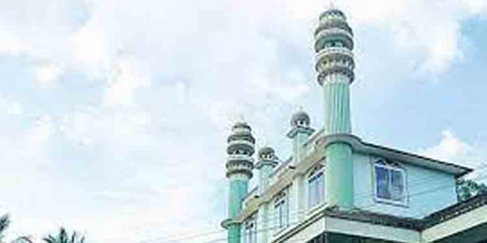 മുസ്ലീം പള്ളികളില് ഉച്ചഭാഷിണികള് ഉപയോഗിക്കാന് അനുമതി നല്കിയത് ഏത് നിയമപ്രകാരം ; കര്ണാടക സര്ക്കാരിനോട് ഹൈക്കോടതി മുസ്ലീം പള്ളികളില് ഉച്ചഭാഷിണികള് ഉപയോഗിക്കാന് അനുമതി നല്കിയത് ഏത് നിയമപ്രകാരം ; കര്ണാടക സര്ക്കാരിനോട് ഹൈക്കോടതി