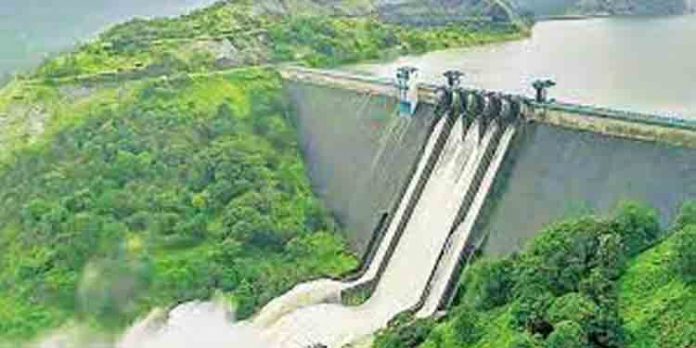 ഇടുക്കി ഡാം തുറന്നു ; ഒരു വര്ഷം മൂന്നു തവണ ഷട്ടര് ഉയര്ത്തുന്നത് ചരിത്രത്തിലാദ്യം ഇടുക്കി ഡാം തുറന്നു ; ഒരു വര്ഷം മൂന്നു തവണ ഷട്ടര് ഉയര്ത്തുന്നത് ചരിത്രത്തിലാദ്യം