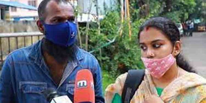 അനുപമയുടെ കുട്ടിയെ അഞ്ച് ദിവസത്തിനകം തിരികെയെത്തിക്കണമെന്ന് ശിശുക്ഷേമ സമിതി ഉത്തരവ് അനുപമയുടെ കുട്ടിയെ അഞ്ച് ദിവസത്തിനകം തിരികെയെത്തിക്കണമെന്ന് ശിശുക്ഷേമ സമിതി ഉത്തരവ്
