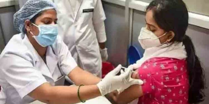 സംസ്ഥാനത്ത് സമ്പൂര്ണ്ണ കോവിഡ് വാക്സിനേഷന് 60 ശതമാനം കഴിഞ്ഞതായി ആരോഗ്യ മന്ത്രി സംസ്ഥാനത്ത് സമ്പൂര്ണ്ണ കോവിഡ് വാക്സിനേഷന് 60 ശതമാനം കഴിഞ്ഞതായി ആരോഗ്യ മന്ത്രി