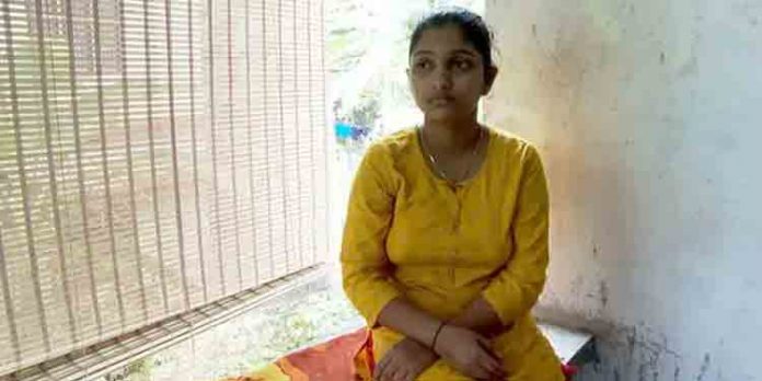 ക്യാന്സര് ചികിത്സാ സഹായമായി പിരിച്ചെടുത്ത പണം ഭര്ത്താവ് ദുരുപയോഗം ചെയ്യുന്നു ; പരാതി ക്യാന്സര് ചികിത്സാ സഹായമായി പിരിച്ചെടുത്ത പണം ഭര്ത്താവ് ദുരുപയോഗം ചെയ്യുന്നു ; പരാതി