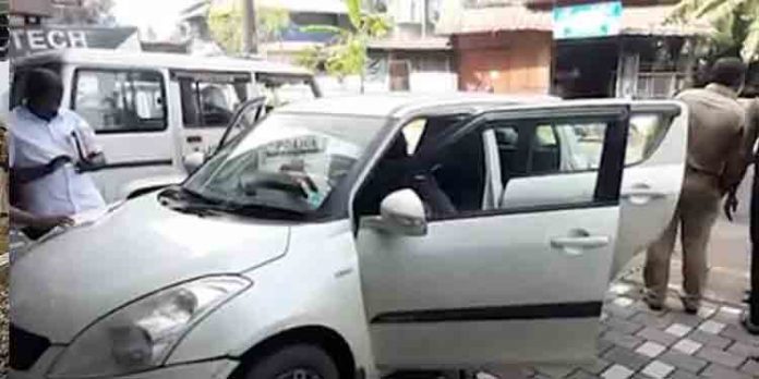 കാറില് കടത്തുകയായിരുന്ന മയക്ക് മരുന്ന് പോലീസ് പിടികൂടി കാറില് കടത്തുകയായിരുന്ന മയക്ക് മരുന്ന് പോലീസ് പിടികൂടി