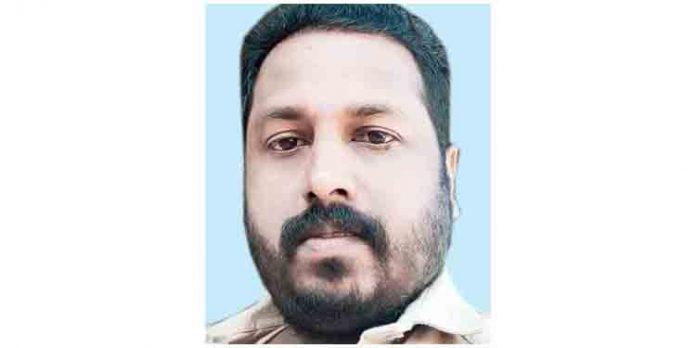 സ്വകാര്യ ബസിന്റെ മത്സരയോട്ടo ; ബൈക്ക് യാത്രികന് ദാരുണാന്ത്യം സ്വകാര്യ ബസിന്റെ മത്സരയോട്ടo ; ബൈക്ക് യാത്രികന് ദാരുണാന്ത്യം