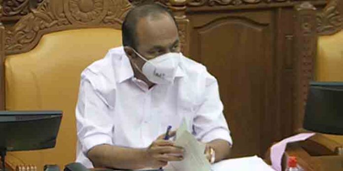 മോദി സര്ക്കാര് കക്കാനിറങ്ങുമ്പോള് കേരളം ഫ്യൂസ് ഊരി കൊടുക്കരുത് ; ഇന്ധന വില നിയമസഭയില് മോദി സര്ക്കാര് കക്കാനിറങ്ങുമ്പോള് കേരളം ഫ്യൂസ് ഊരി കൊടുക്കരുത് ; ഇന്ധന വില നിയമസഭയില്