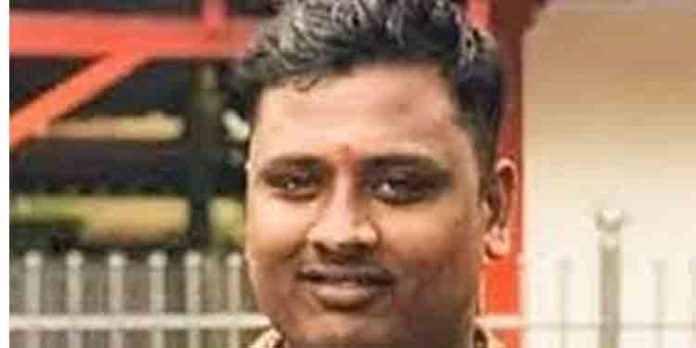 സഞ്ജിത്തിനെ വെട്ടിക്കൊലപ്പെടുത്തിയ കേസില് ബേക്കറി ജീവനക്കാരന് ഉള്പ്പെടെ മൂന്ന് പേരെ കസ്റ്റഡിയിലെടുത്തു സഞ്ജിത്തിനെ വെട്ടിക്കൊലപ്പെടുത്തിയ കേസില് ബേക്കറി ജീവനക്കാരന് ഉള്പ്പെടെ മൂന്ന് പേരെ കസ്റ്റഡിയിലെടുത്തു