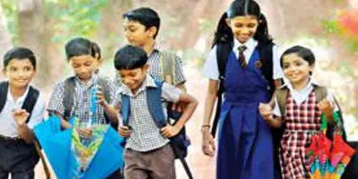 പാഠഭാഗങ്ങൾ തീർക്കാനാവുന്നില്ലെന്ന് പരാതി ; സ്കൂൾ അധ്യയനം വൈകുന്നേരം വരെയാക്കുന്നത് സർക്കാർ പരിഗണിക്കുന്നു പാഠഭാഗങ്ങൾ തീർക്കാനാവുന്നില്ലെന്ന് പരാതി ; സ്കൂൾ അധ്യയനം വൈകുന്നേരം വരെയാക്കുന്നത് സർക്കാർ പരിഗണിക്കുന്നു