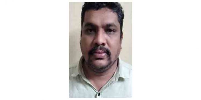 കണ്ണൂര് ജില്ലാ ട്രഷറിയിലെ സാമ്പത്തിക തട്ടിപ്പുമായി ബന്ധപ്പെട്ട് സീനിയര് അക്കൗണ്ടന്റ് പിടിയില് കണ്ണൂര് ജില്ലാ ട്രഷറിയിലെ സാമ്പത്തിക തട്ടിപ്പുമായി ബന്ധപ്പെട്ട് സീനിയര് അക്കൗണ്ടന്റ് പിടിയില്