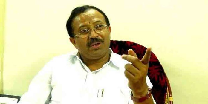 ഹലാൽ വിഷയം ; മുഖ്യമന്ത്രിയുടെ നിലപാടിനെയും അഭ്യന്തര വകുപ്പിന്റെ പ്രവർത്തനത്തെയും വിമർശിച്ച് വി മുരളീധരൻ ഹലാൽ വിഷയം ; മുഖ്യമന്ത്രിയുടെ നിലപാടിനെയും അഭ്യന്തര വകുപ്പിന്റെ പ്രവർത്തനത്തെയും വിമർശിച്ച് വി മുരളീധരൻ