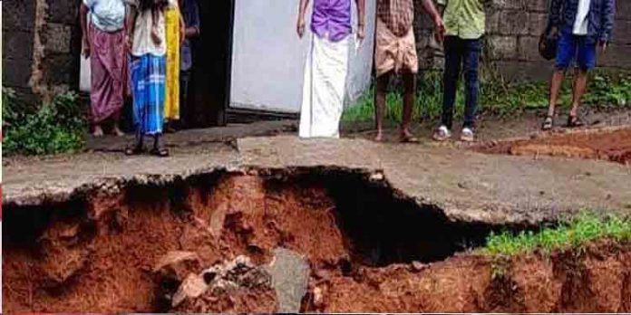 ശക്തമായ മഴ : ചാനല് ബണ്ട് റോഡ് തകര്ന്നു ശക്തമായ മഴ : ചാനല് ബണ്ട് റോഡ് തകര്ന്നു