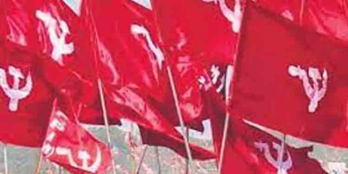 സിപിഎം പാര്ട്ടി സമ്മേളനത്തിന് പിന്നാലെ സംഘര്ഷം ; ബ്രാഞ്ച് സെക്രട്ടറിയുടെ കാര് തല്ലിത്തകര്ത്തു സിപിഎം പാര്ട്ടി സമ്മേളനത്തിന് പിന്നാലെ സംഘര്ഷം ; ബ്രാഞ്ച് സെക്രട്ടറിയുടെ കാര് തല്ലിത്തകര്ത്തു