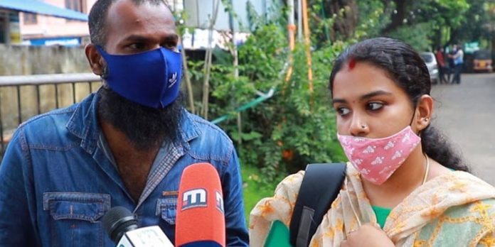 പോരാടി വിജയിച്ചു ; കുഞ്ഞ് ഇനി അനുപമയ്ക്ക് സ്വന്തം – ഉടൻ കൈമാറണമെന്ന് കോടതി പോരാടി വിജയിച്ചു ; കുഞ്ഞ് ഇനി അനുപമയ്ക്ക് സ്വന്തം – ഉടൻ കൈമാറണമെന്ന് കോടതി