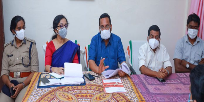 ശബരിമല ദര്ശനത്തിനെത്തുന്ന എല്ലാ തീര്ത്ഥാടകര്ക്കും സുഗമമായ ദര്ശനം സാധ്യമാക്കുകയാണ് ലക്ഷ്യം – മന്ത്രി കെ.രാജന് ശബരിമല ദര്ശനത്തിനെത്തുന്ന എല്ലാ തീര്ത്ഥാടകര്ക്കും സുഗമമായ ദര്ശനം സാധ്യമാക്കുകയാണ് ലക്ഷ്യം – മന്ത്രി കെ.രാജന്